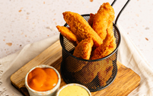 Tiras de pollo empanadas